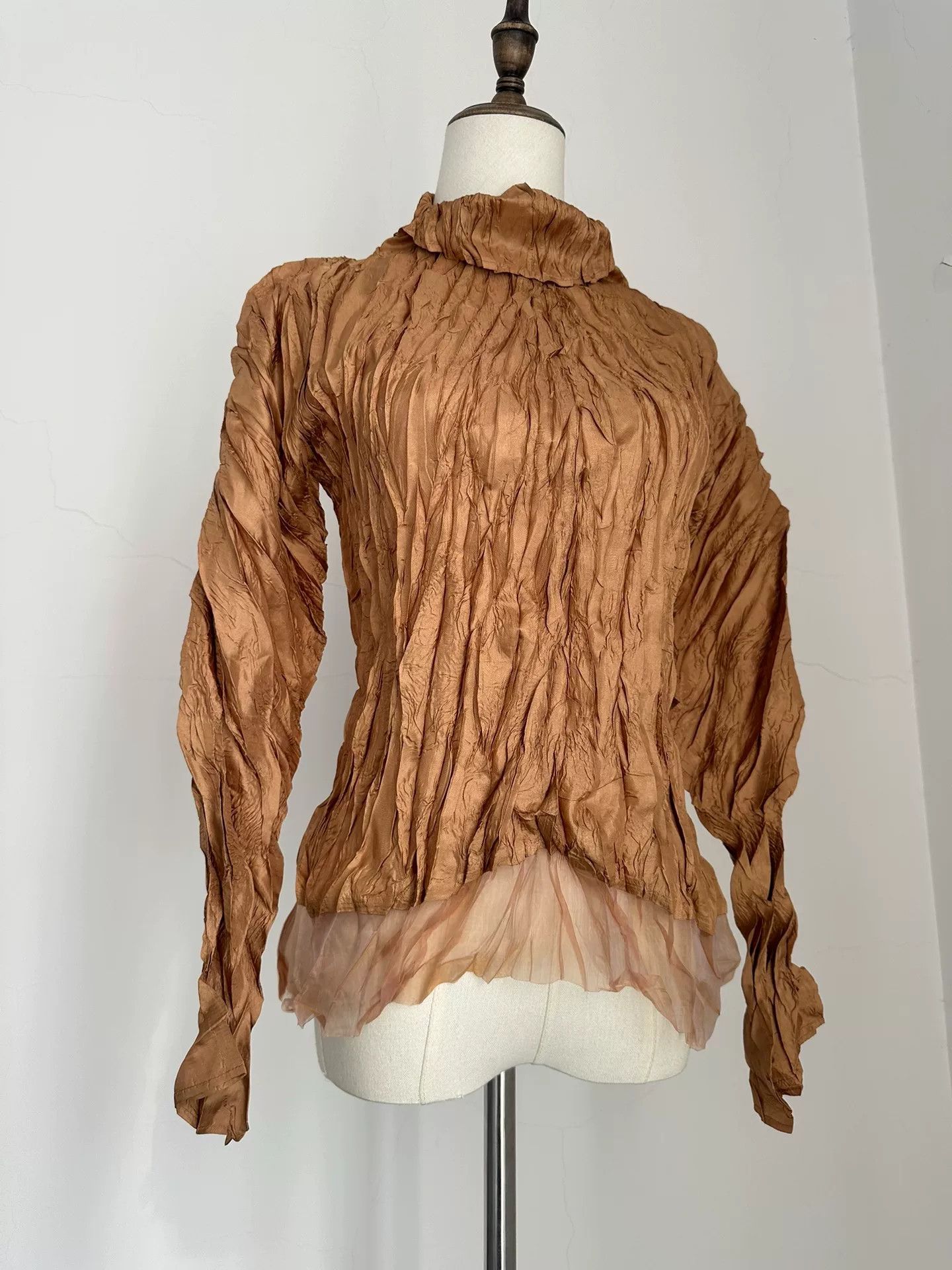 Pleats Please Issey Miyake Issey Miyake PP Gold Pleated Tulle Top Size L / US 10 / IT 46 - 7 Thumbnail