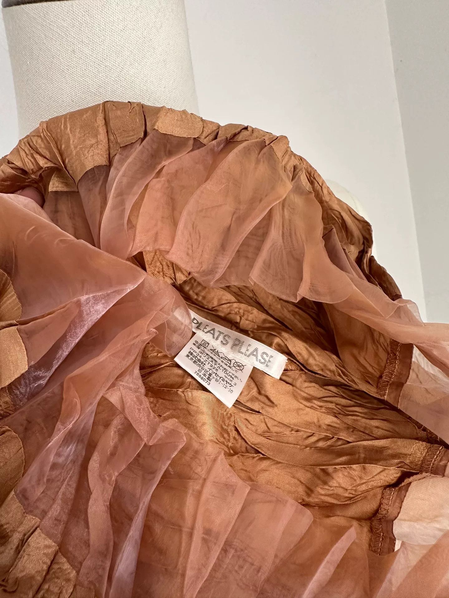 Pleats Please Issey Miyake Issey Miyake PP Gold Pleated Tulle Top Size L / US 10 / IT 46 - 9 Thumbnail