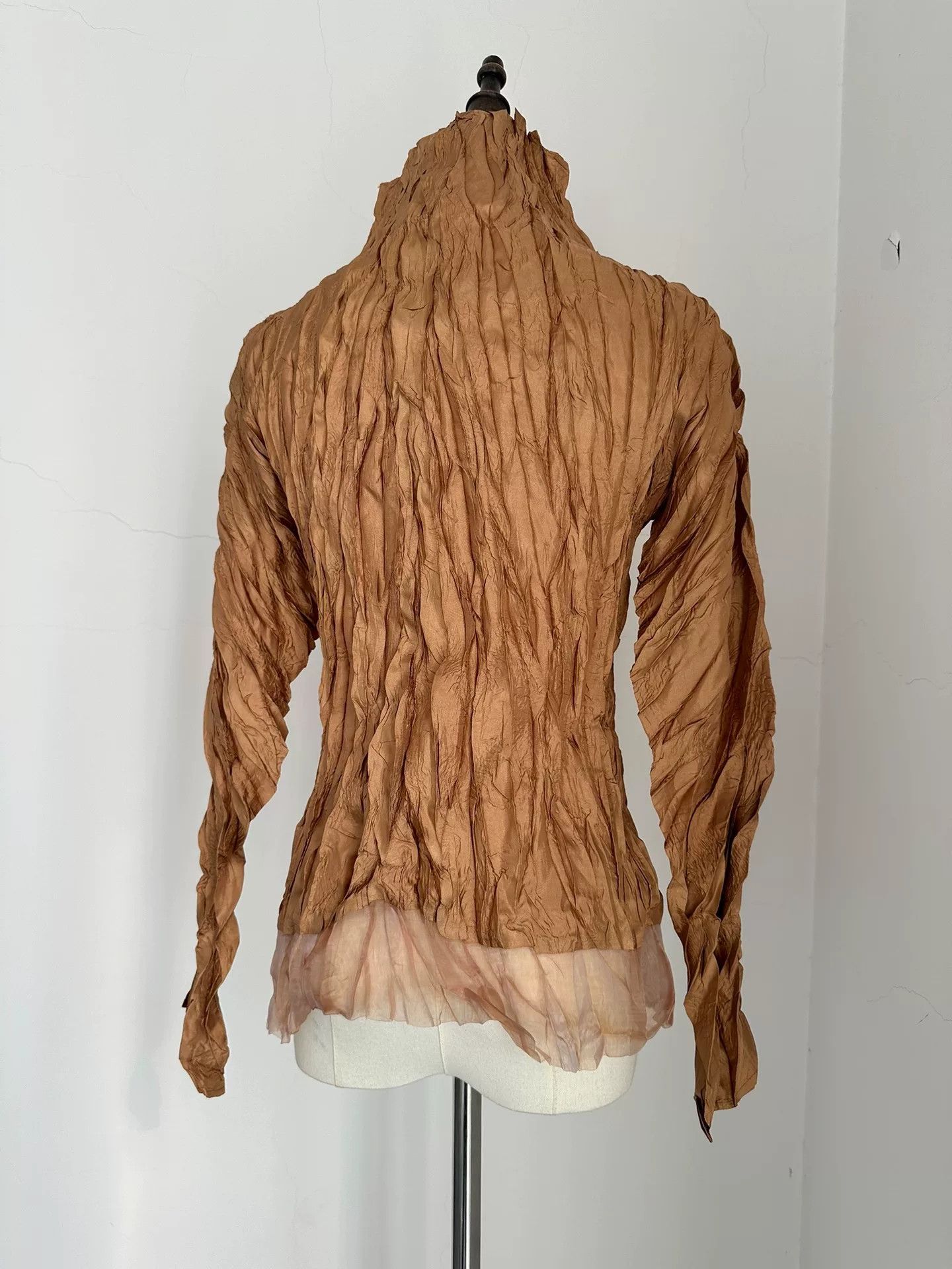 Pleats Please Issey Miyake Issey Miyake PP Gold Pleated Tulle Top Size L / US 10 / IT 46 - 3 Thumbnail