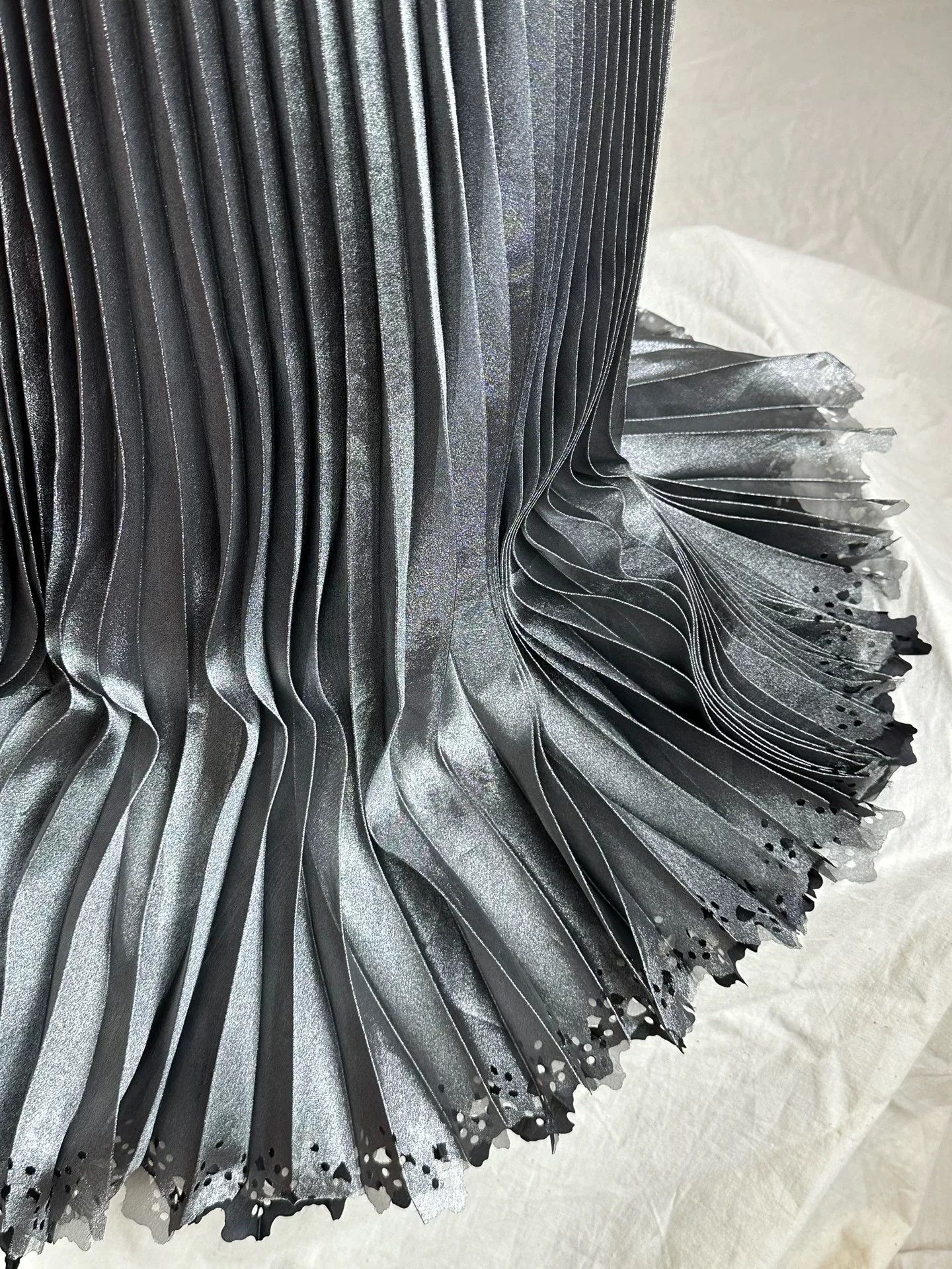 Issey Miyake Issey Miyake Main Line Burned Hem Skirt Size 33" - 2 Thumbnail