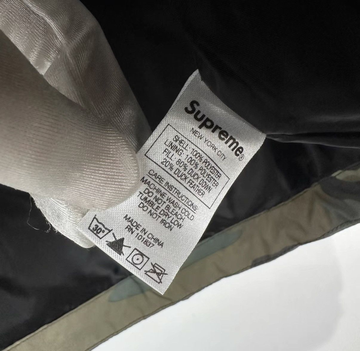 Supreme Camouflage Down Jacket in Green Size US S / EU 44-46 / 1 - 3 Thumbnail