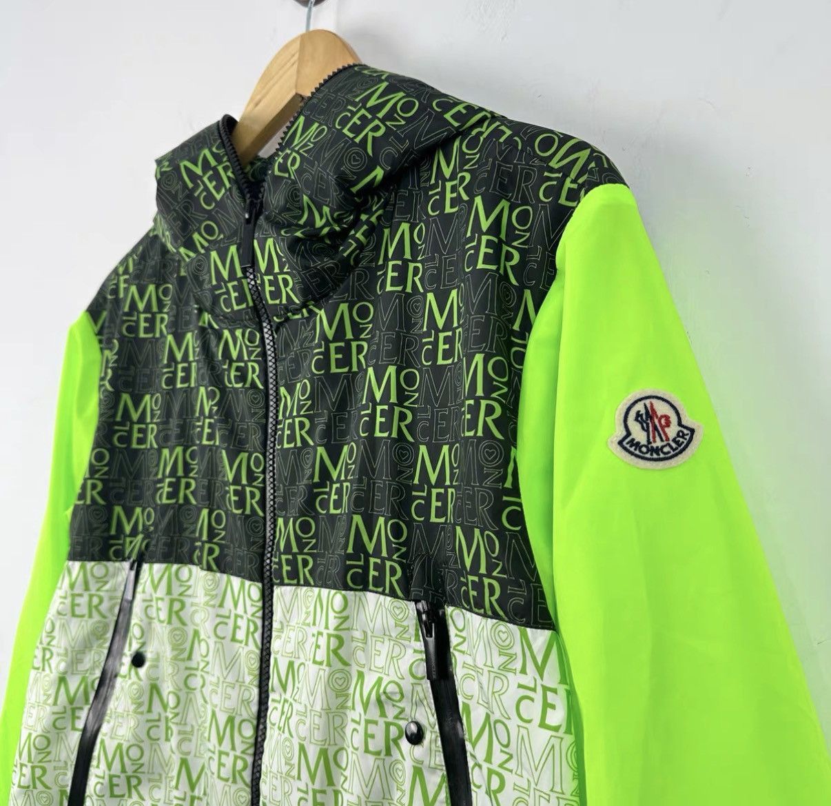 Moncler All-Over Print Zipper Jacket in Green Size US S / EU 44-46 / 1 - 3 Thumbnail