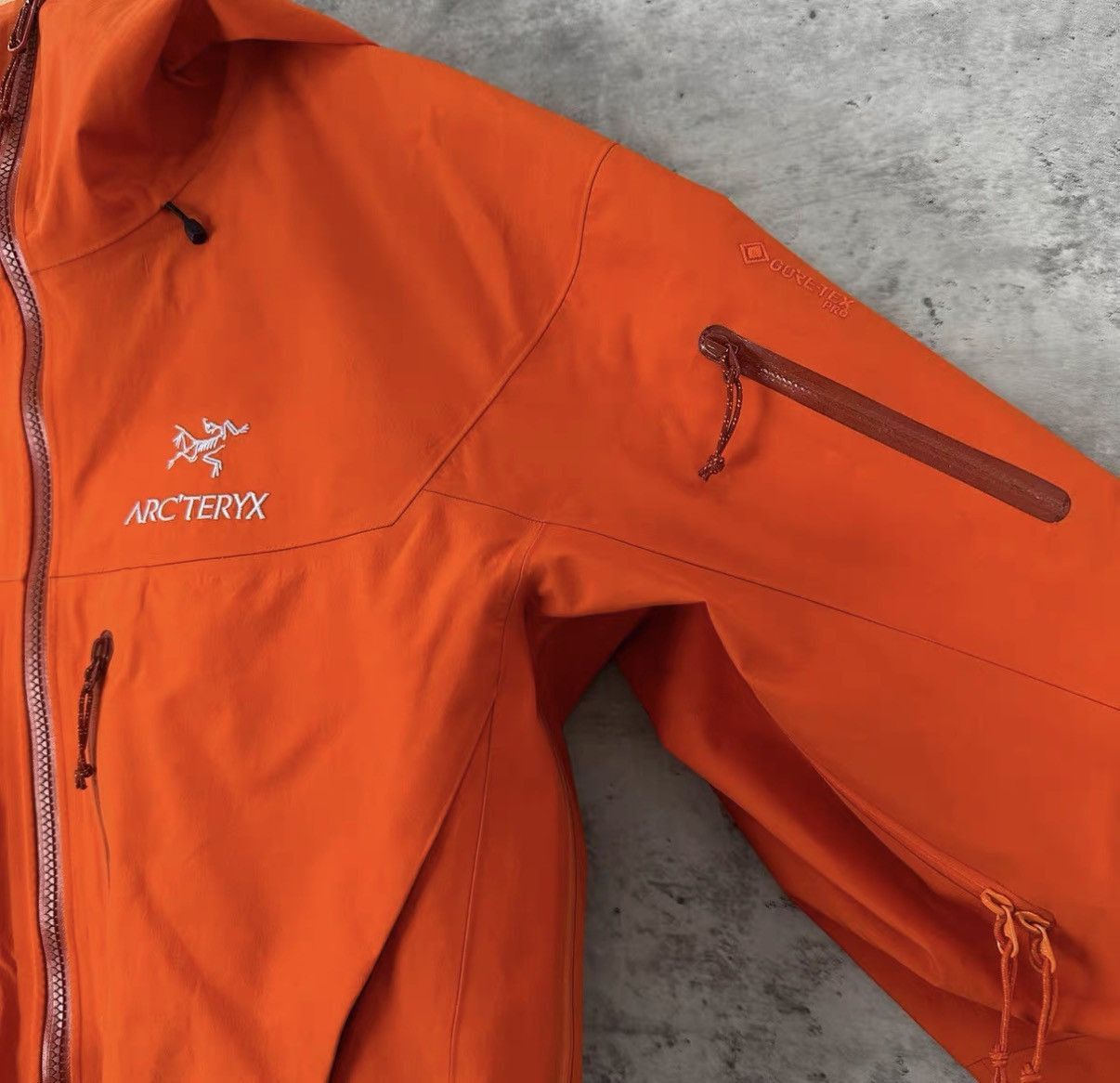 Arc'teryx Lightweight Orange Hooded Hard Shell Jacket Size US L / EU 52-54 / 3 - 4 Thumbnail