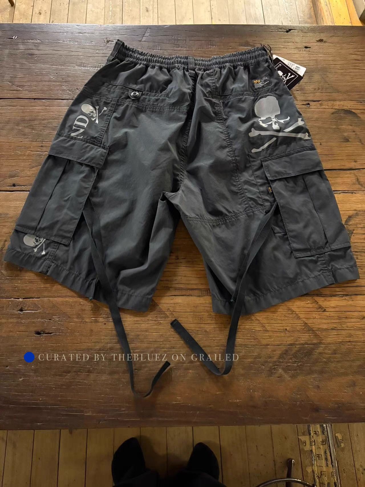 Mastermind World Black Cargo Shorts in Size 34 Size US 34 / EU 50 - 2 Thumbnail