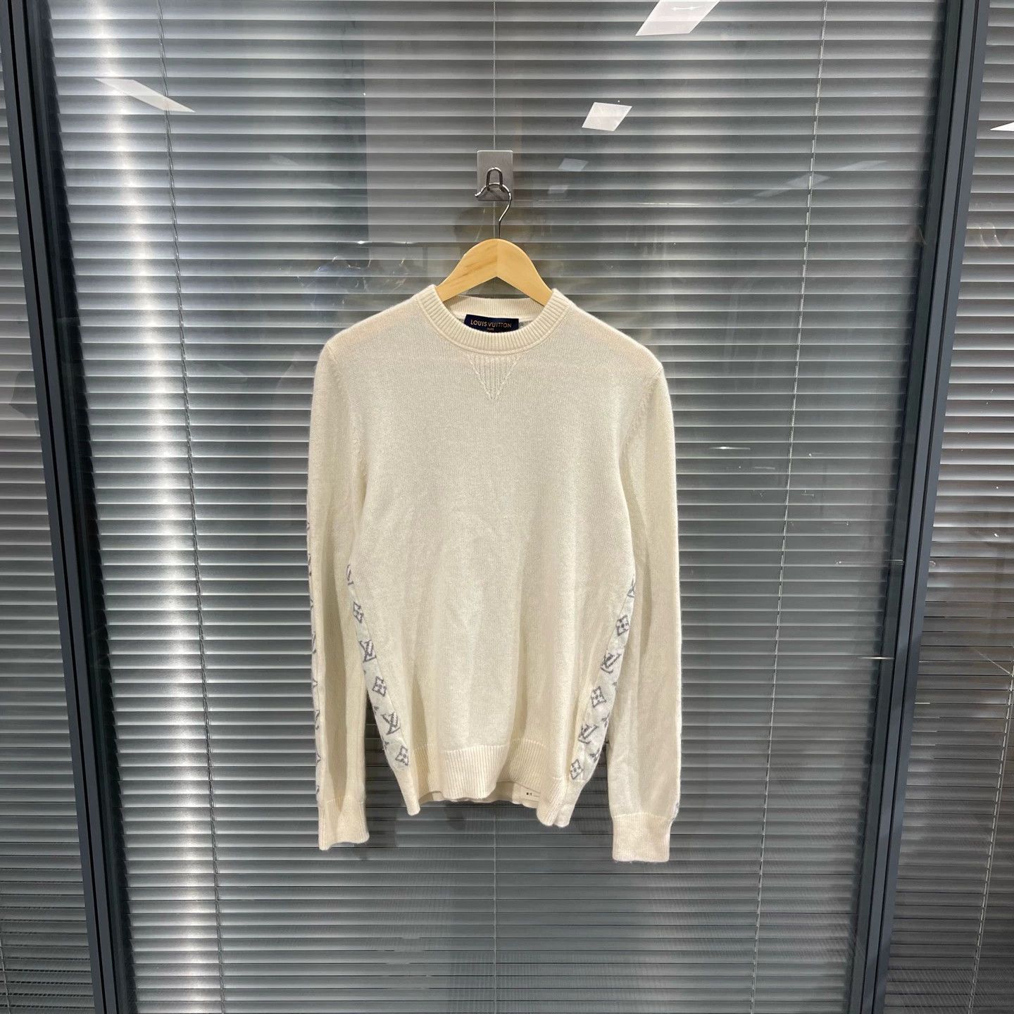 Louis Vuitton Full Print Cashmere Knit Sweater in Multi Size US S / EU 44-46 / 1 - 2 Thumbnail