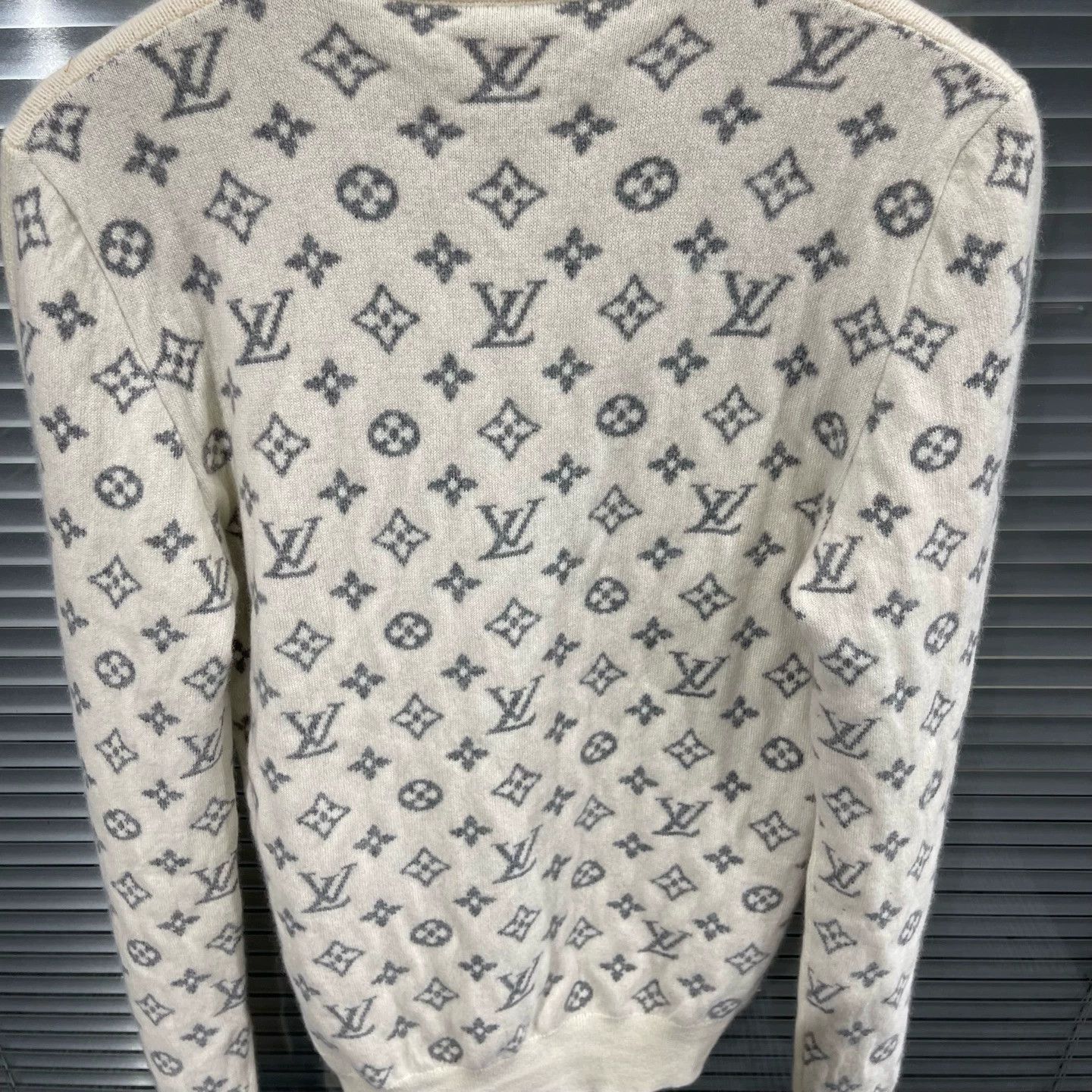 Louis Vuitton Full Print Cashmere Knit Sweater in Multi Size US S / EU 44-46 / 1 - 4 Thumbnail