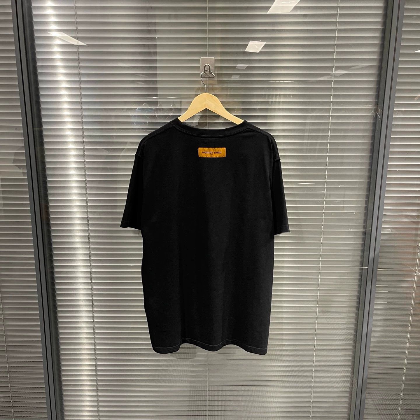 Louis Vuitton Embossed Monogram Short Sleeve Tee Size US XXL / EU 58 / 5 - 2 Thumbnail