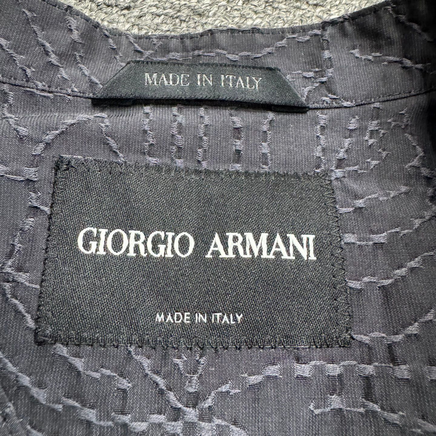 Giorgio Armani Elegant Floral Embroidered Button-Up Shirt Size US M / EU 48-50 / 2 - 2 Thumbnail