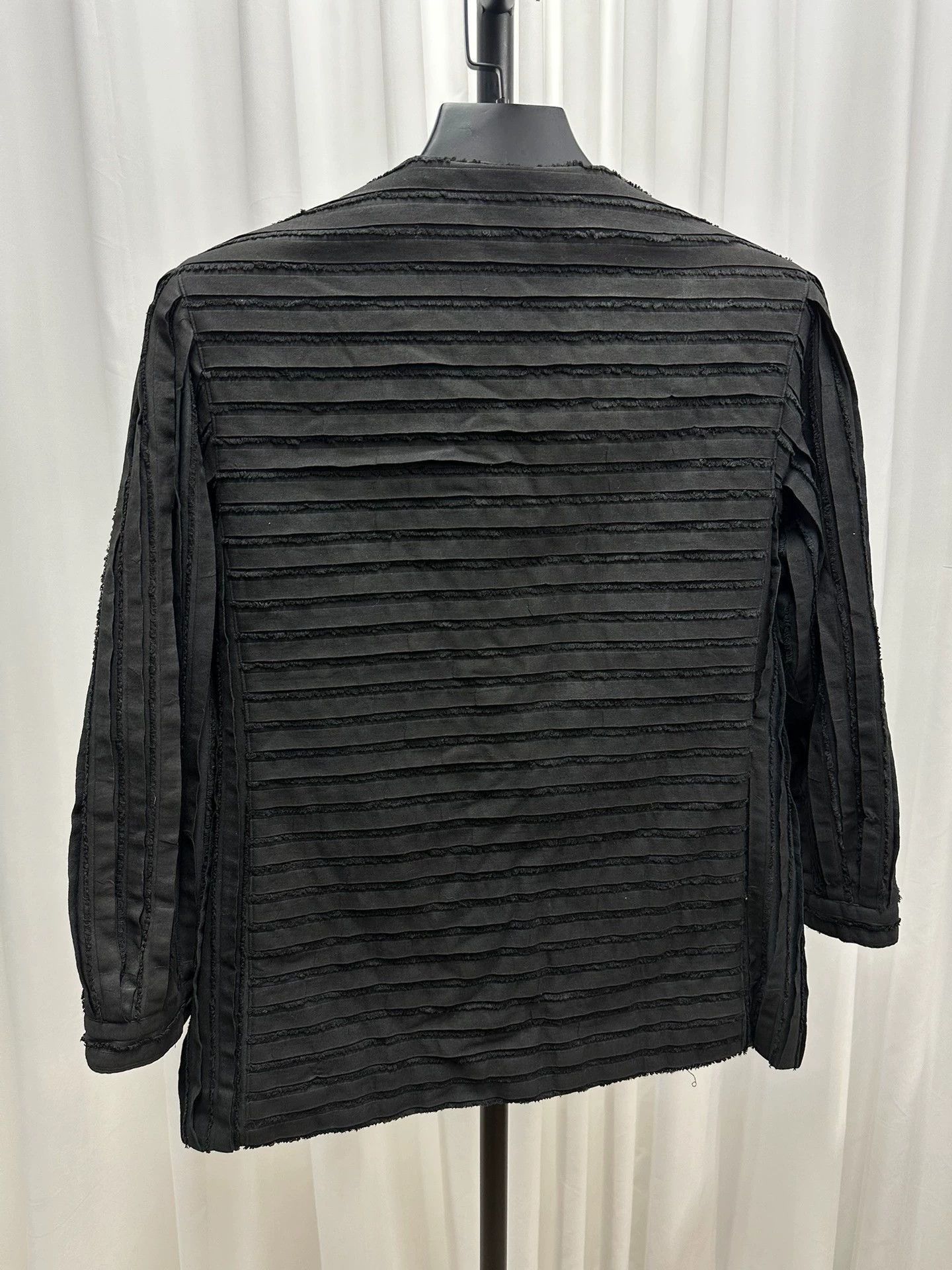 Issey Miyake Vintage Pleated Jacket in Black Size US S / EU 44-46 / 1 - 5 Thumbnail