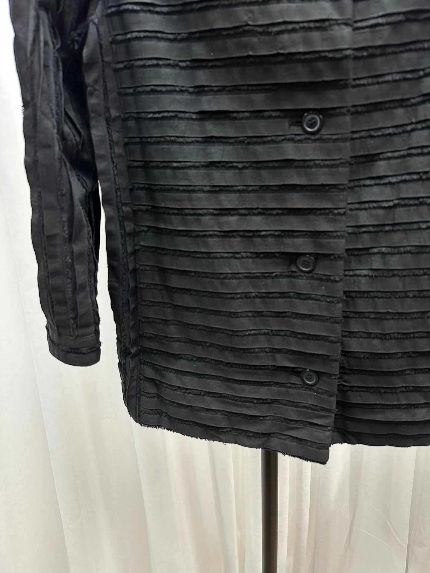 Issey Miyake Vintage Pleated Jacket in Black Size US S / EU 44-46 / 1 - 4 Thumbnail