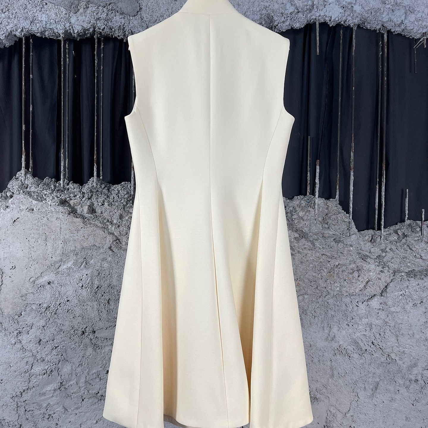 Dior Dior Sleeveless Wool Silk Dress Size 36 Size XS / US 0-2 / IT 36-38 - 2 Thumbnail