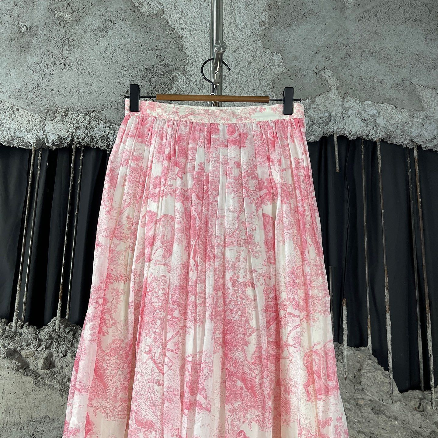 Dior Dior Pink Toile de Jouy Midi Skirt Size 36 Size 26" / US 2 / IT 38 - 5 Thumbnail