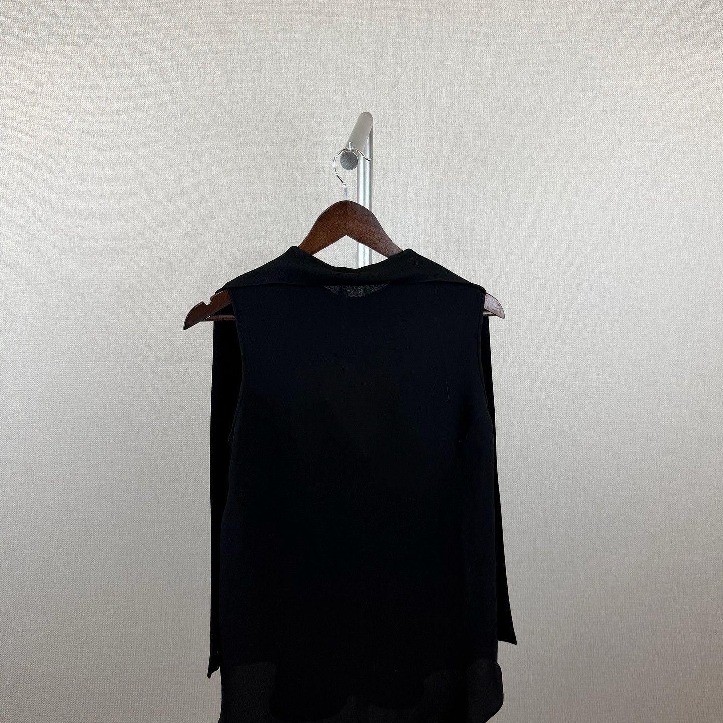 Dior Christian Dior Silk Sleeveless Blouse Size 38 Size S / US 4 / IT 40 - 2 Thumbnail