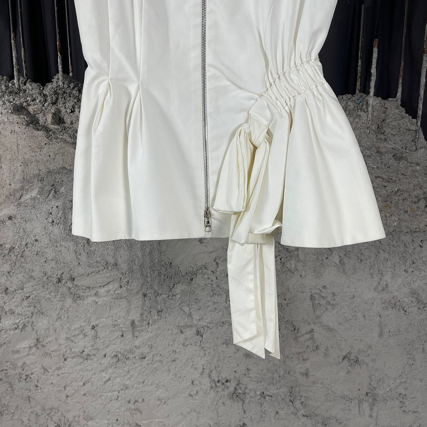 Dior Dior White Zip Front Bow Detail Vest Size 38 Size S / US 4 / IT 40 - 6 Thumbnail