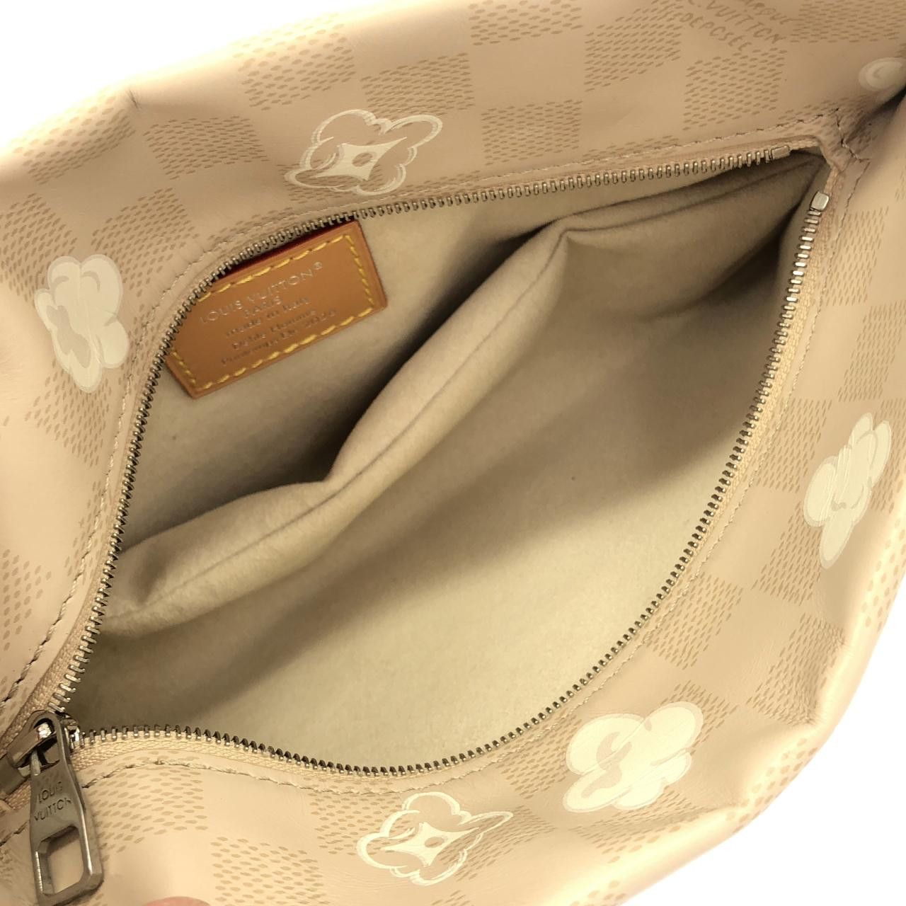 Louis Vuitton Louis Vuitton Louis Vuitton Popcorn Toiletry Calf Bag Leather Vanity Bag M28174 DUTY FREE for USA Size ONE SIZE - 6 Thumbnail