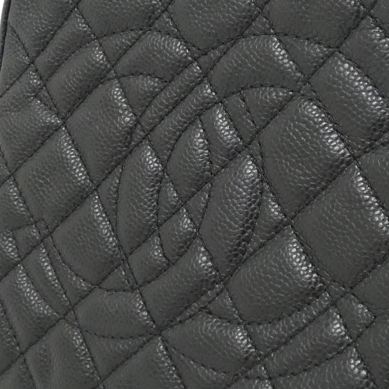 Chanel Chanel Chanel Grained Calf Shoulder Bag Leather Shoulder Bag DUTY FREE for USA Size ONE SIZE - 4 Thumbnail