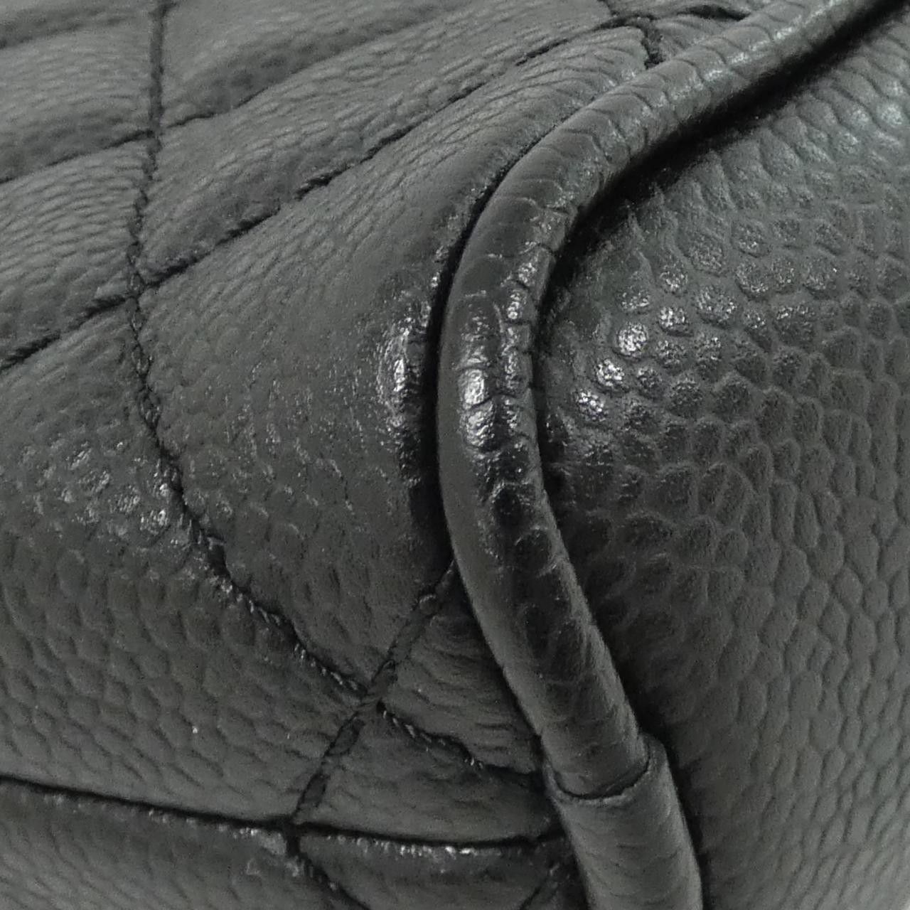 Chanel Chanel Chanel Grained Calf Shoulder Bag Leather Shoulder Bag DUTY FREE for USA Size ONE SIZE - 3 Thumbnail