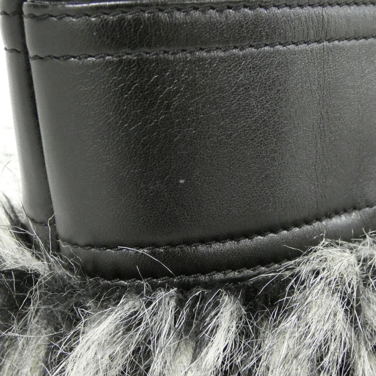 Chanel Chanel Chanel Paris-Biarritz Fake Fur Calf Tote Bag Fur Tote Bag DUTY FREE for USA Size ONE SIZE - 5 Thumbnail