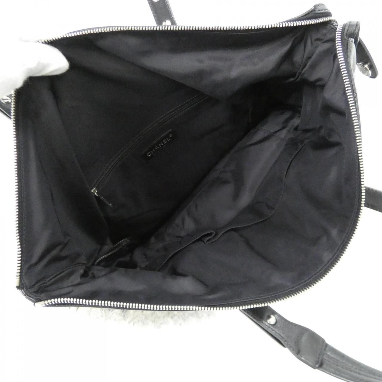 Chanel Chanel Chanel Paris-Biarritz Fake Fur Calf Tote Bag Fur Tote Bag DUTY FREE for USA Size ONE SIZE - 10 Thumbnail