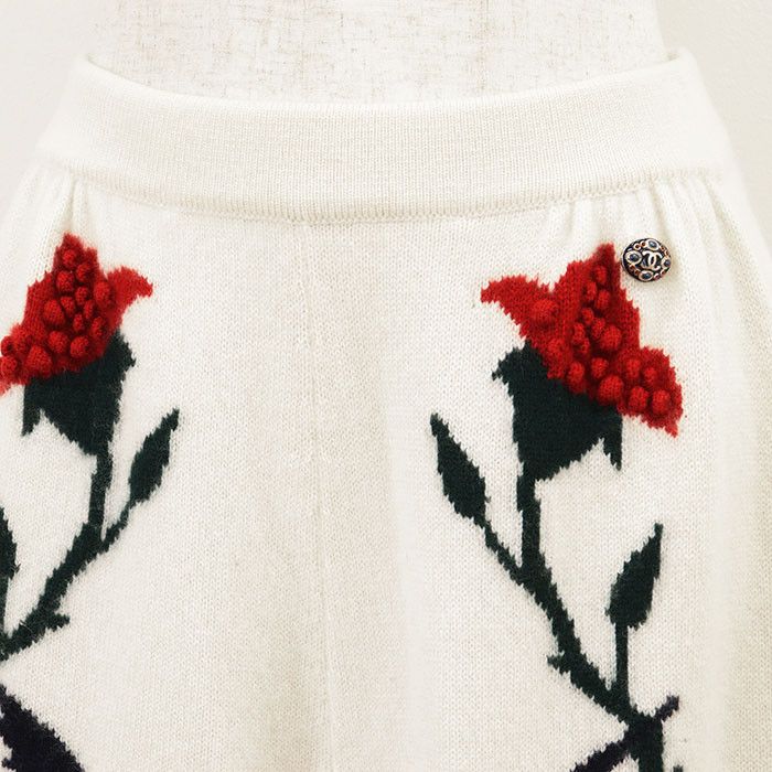 Chanel Chanel Chanel Floral Cashmere Knit Skirt Textile Skirts P52065 DUTY FREE for USA Size ONE SIZE - 3 Thumbnail