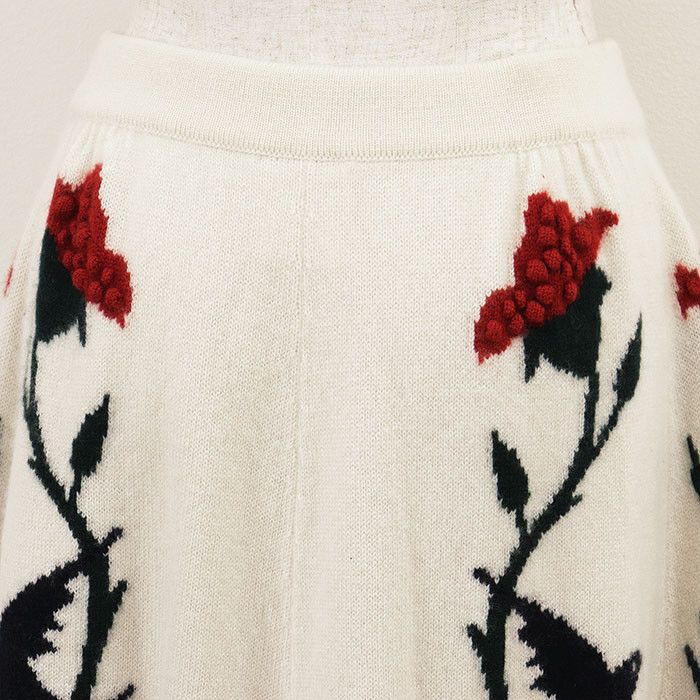 Chanel Chanel Chanel Floral Cashmere Knit Skirt Textile Skirts P52065 DUTY FREE for USA Size ONE SIZE - 7 Thumbnail