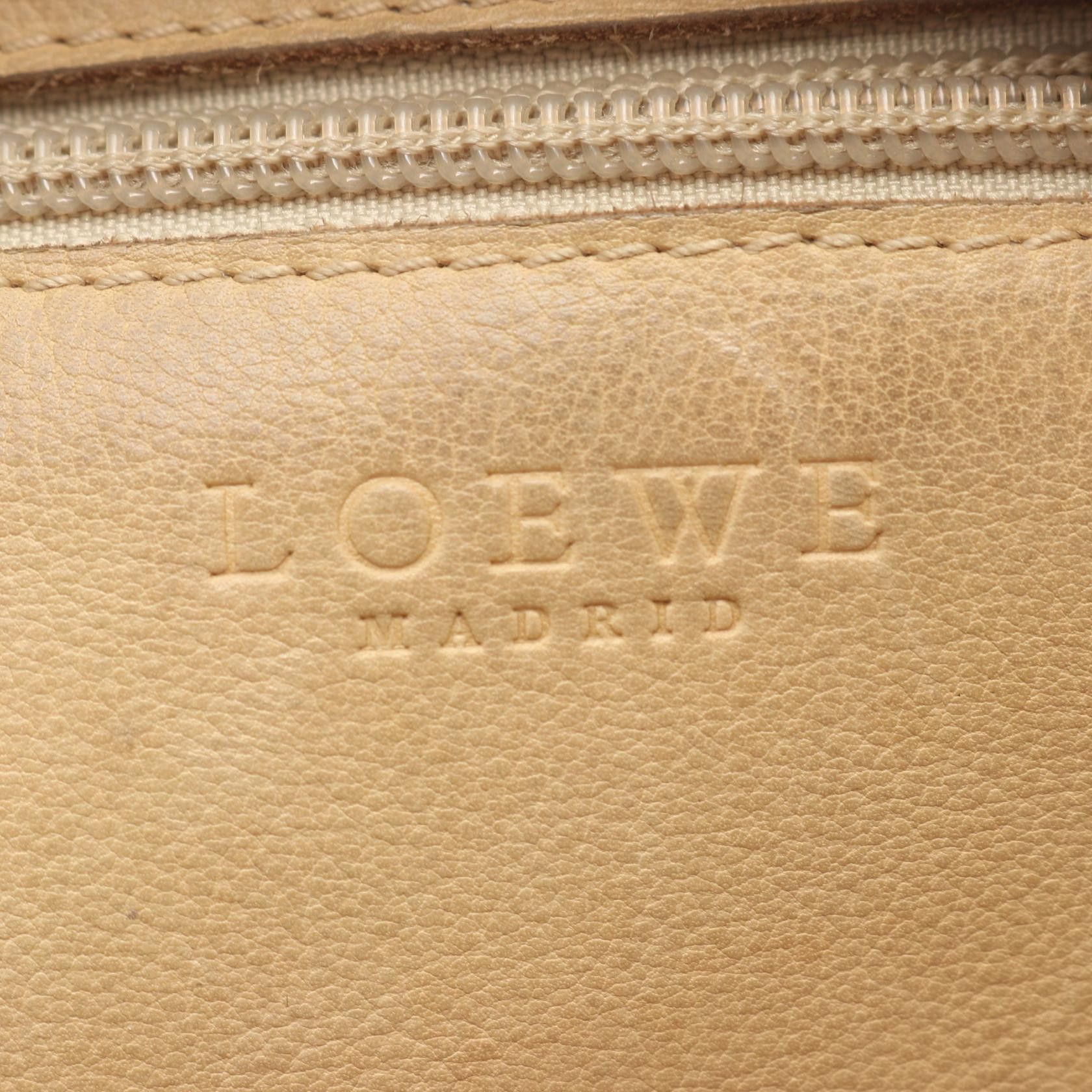 Loewe Loewe Loewe Anagram Leather Shoulder Bag Leather Shoulder Bag DUTY FREE for USA Size ONE SIZE - 4 Thumbnail