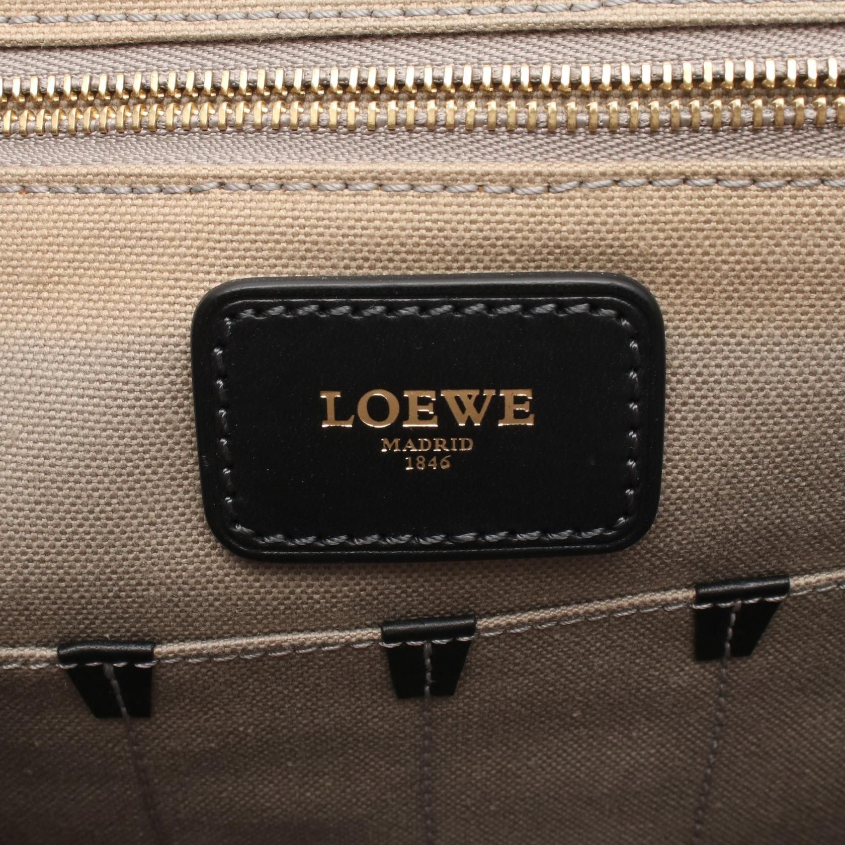 Loewe Loewe Loewe Anagram PVC Coated Canvas Leather Shoulder Bag Plastic / Synthetic Shoulder Bag DUTY FREE for USA Size ONE SIZE - 4 Thumbnail