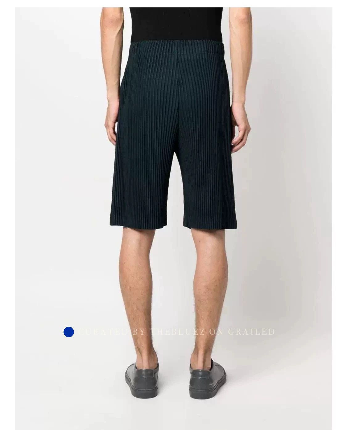 Issey Miyake Pleated Black Bermuda Shorts Size US 34 / EU 50 - 2 Thumbnail