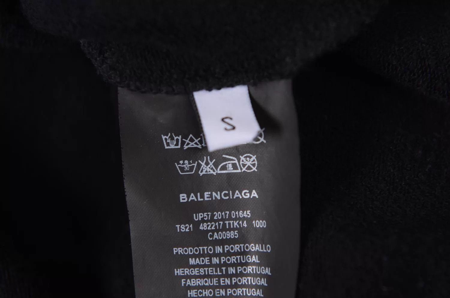 Balenciaga Sleek Black Hoodie in Size S Size US S / EU 44-46 / 1 - 7 Thumbnail