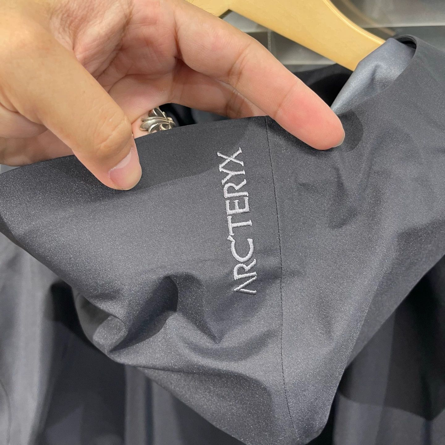 Arc'teryx Black Beta Hardshell Jacket, XXL Size US XXL / EU 58 / 5 - 3 Thumbnail