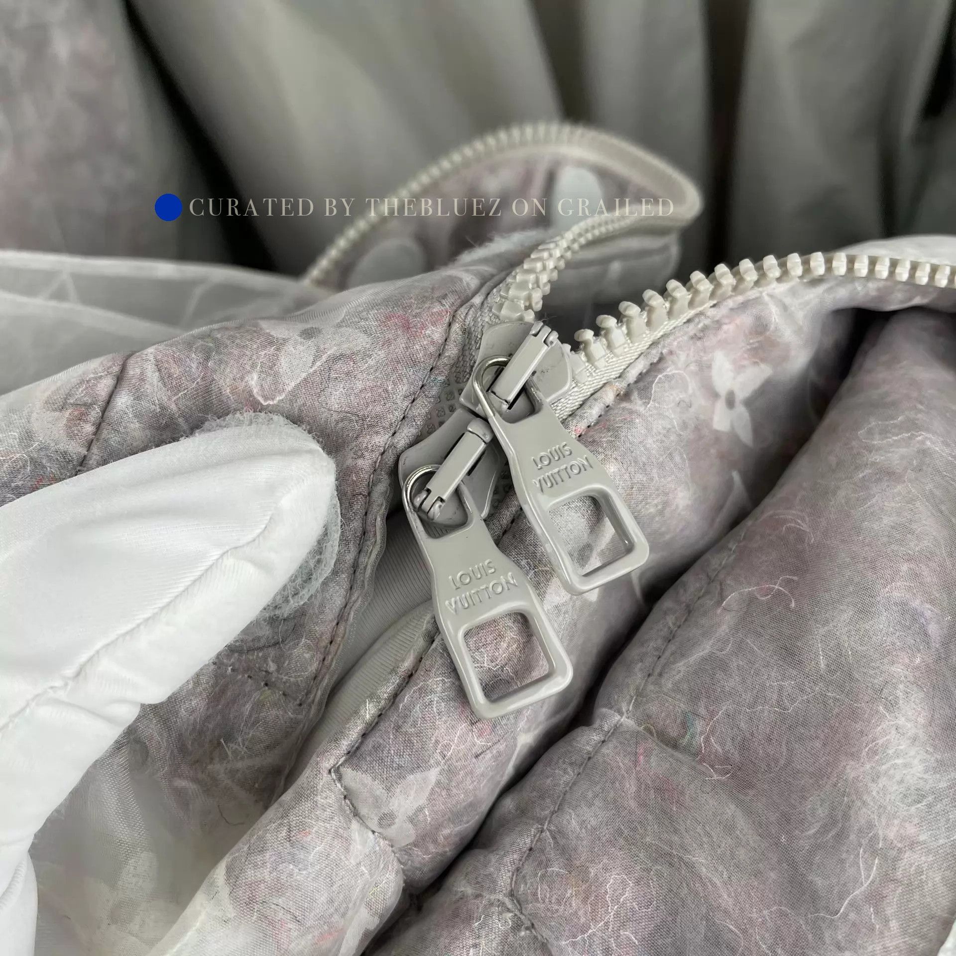 Louis Vuitton All-Over Print Silk Jacket in Gray Size US M / EU 48-50 / 2 - 8 Thumbnail