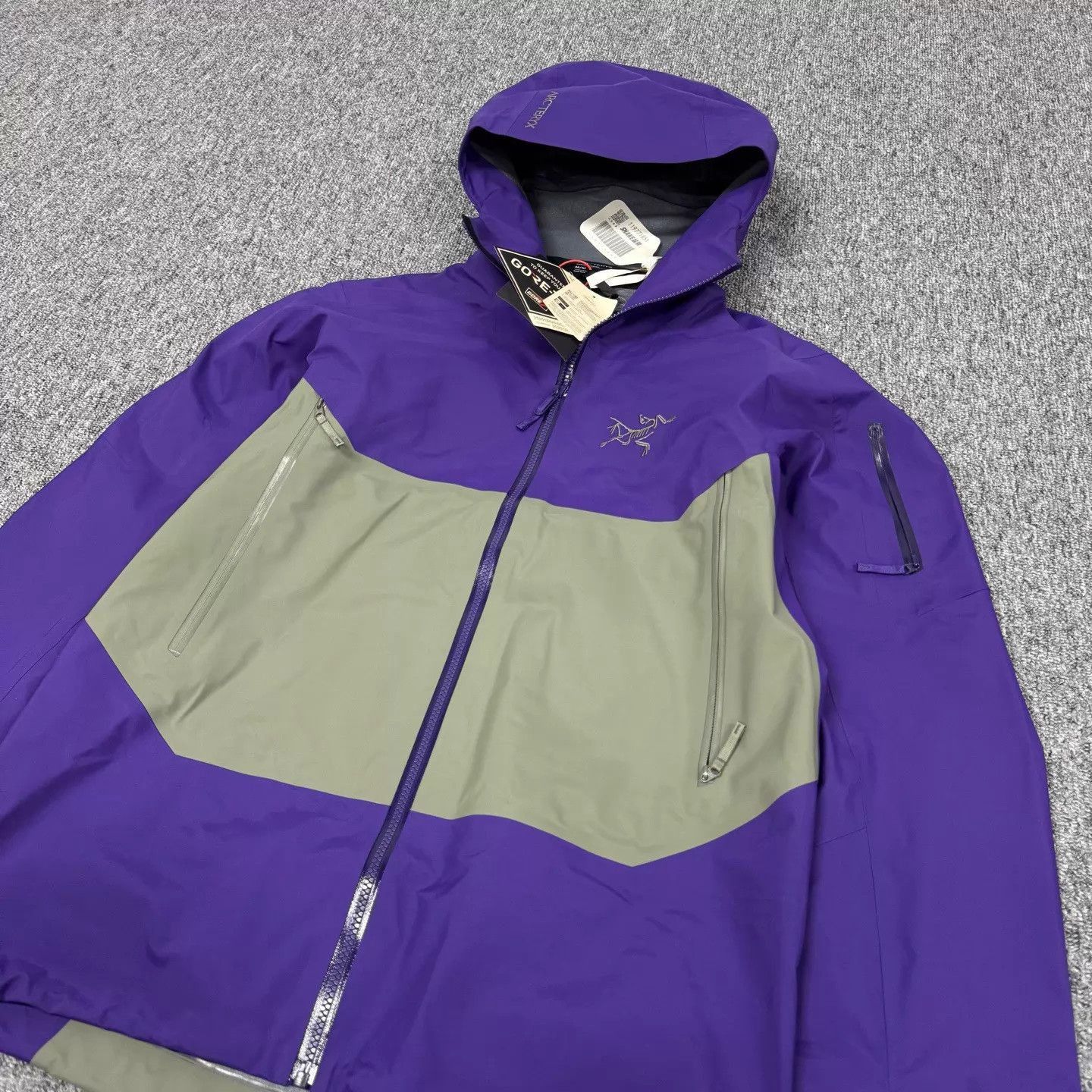 Arc'teryx Lightweight Hooded Jacket in Purple Size US M / EU 48-50 / 2 - 3 Thumbnail