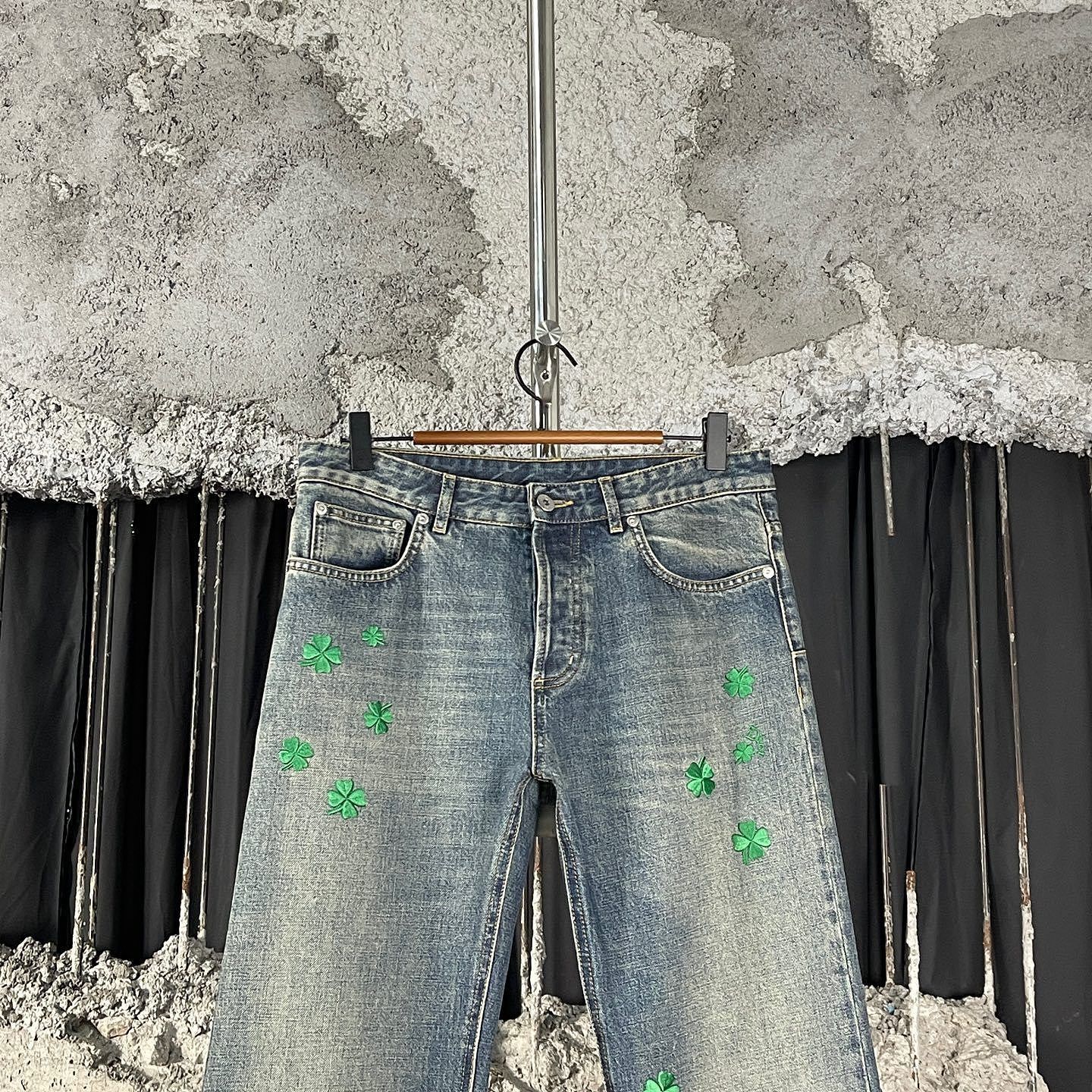 Dior Dior Clover Embroidery Jeans Size 40 Size 28" / US 6 / IT 42 - 5 Thumbnail