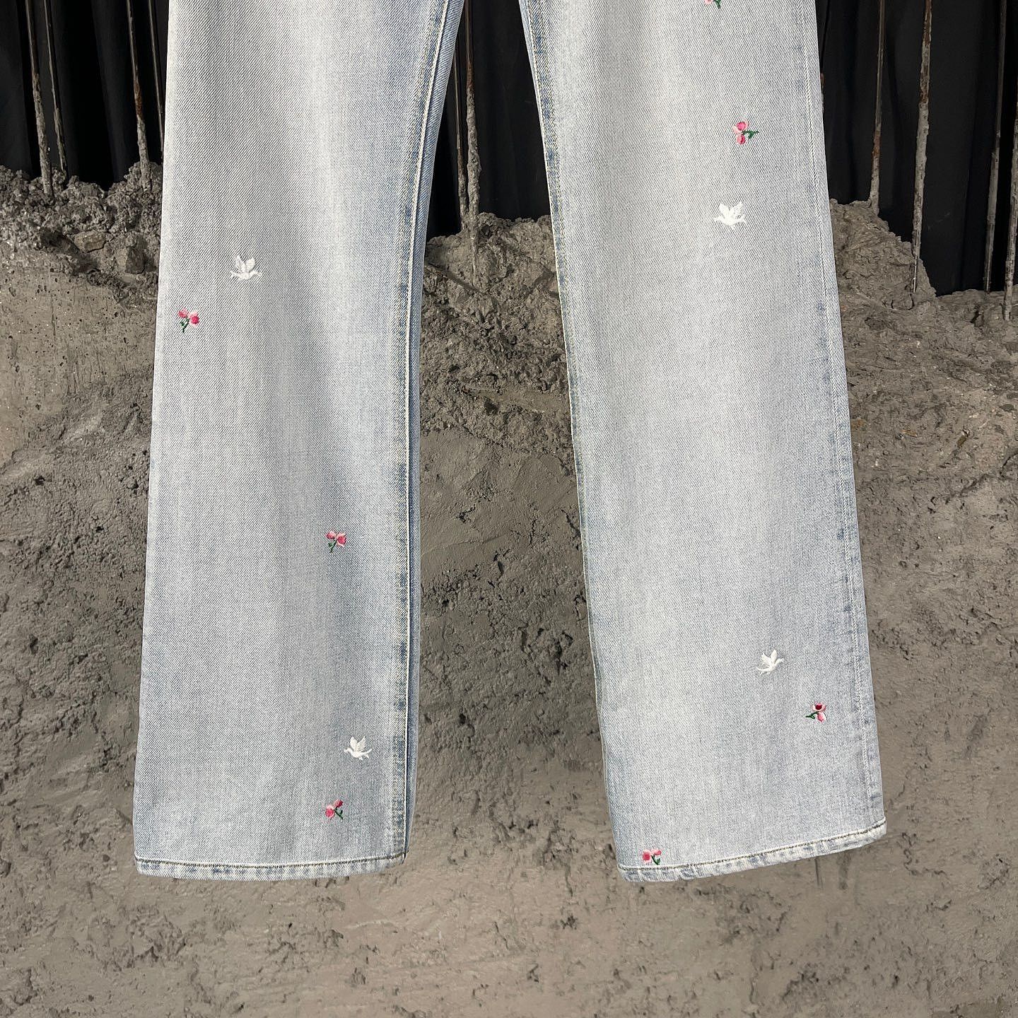 Dior Dior Embroidered Jeans Size 34 Size 25" / US 0 / IT 36 - 6 Thumbnail