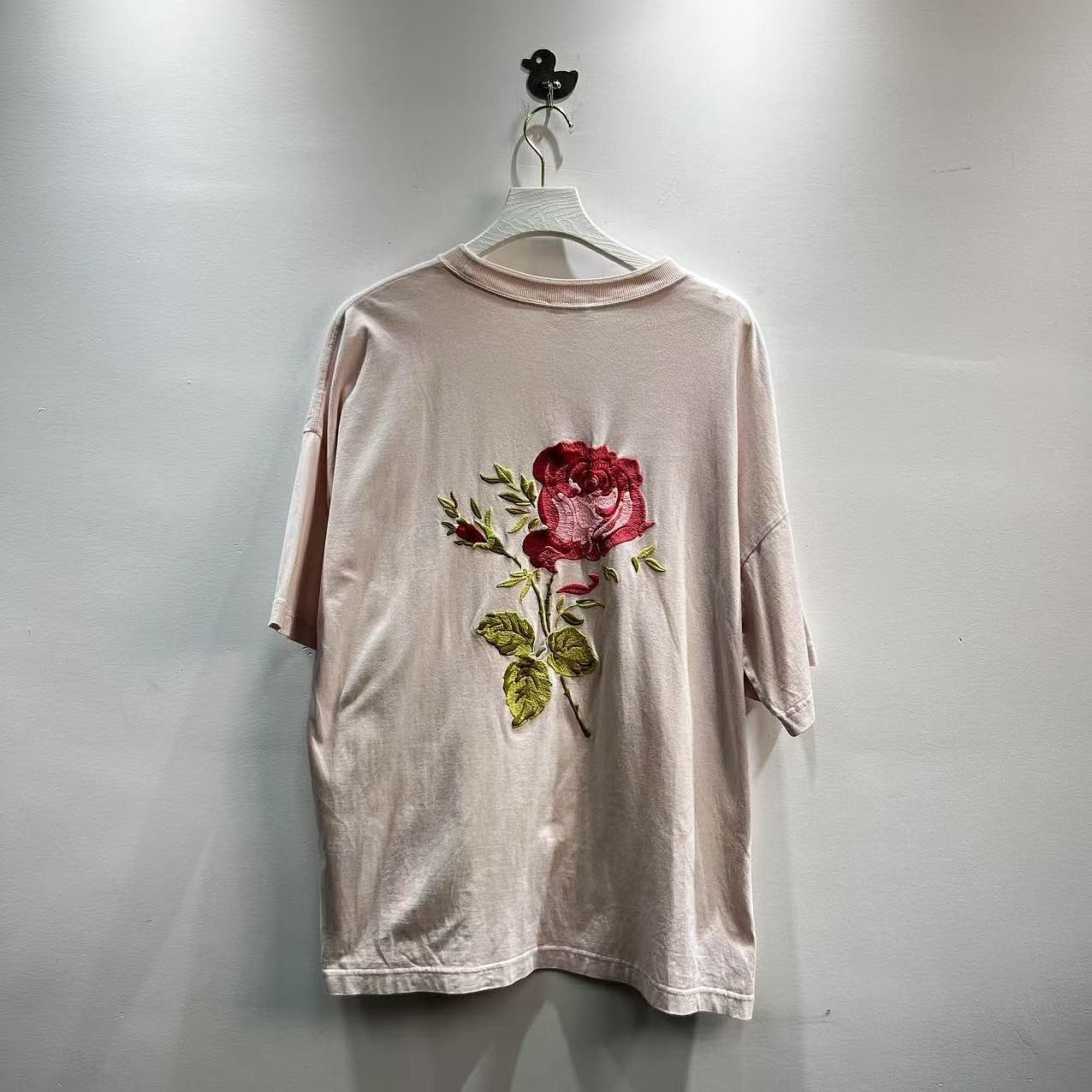 Dior Dior Rose Embroidery T-Shirt Size L Size US L / EU 52-54 / 3 - 2 Thumbnail