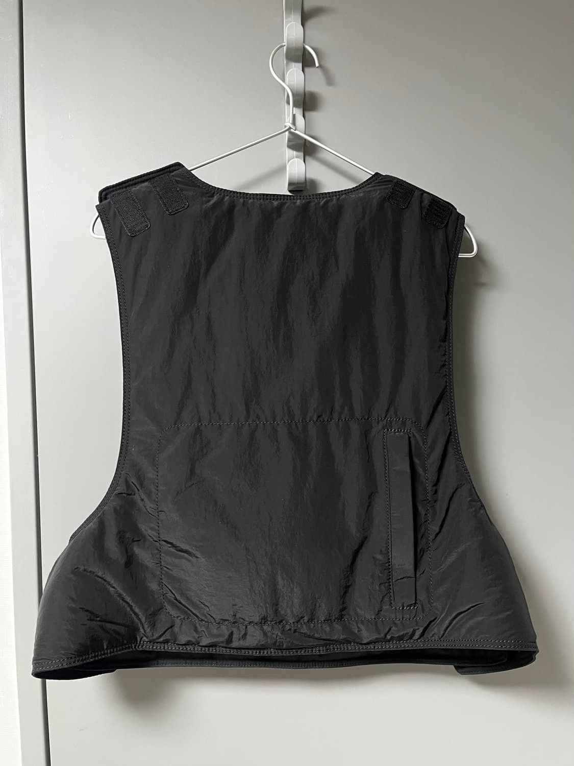 Y-3 Y-3 Adidas Yohji Yamamoto Utility Vest Size US M / EU 48-50 / 2 - 2 Thumbnail