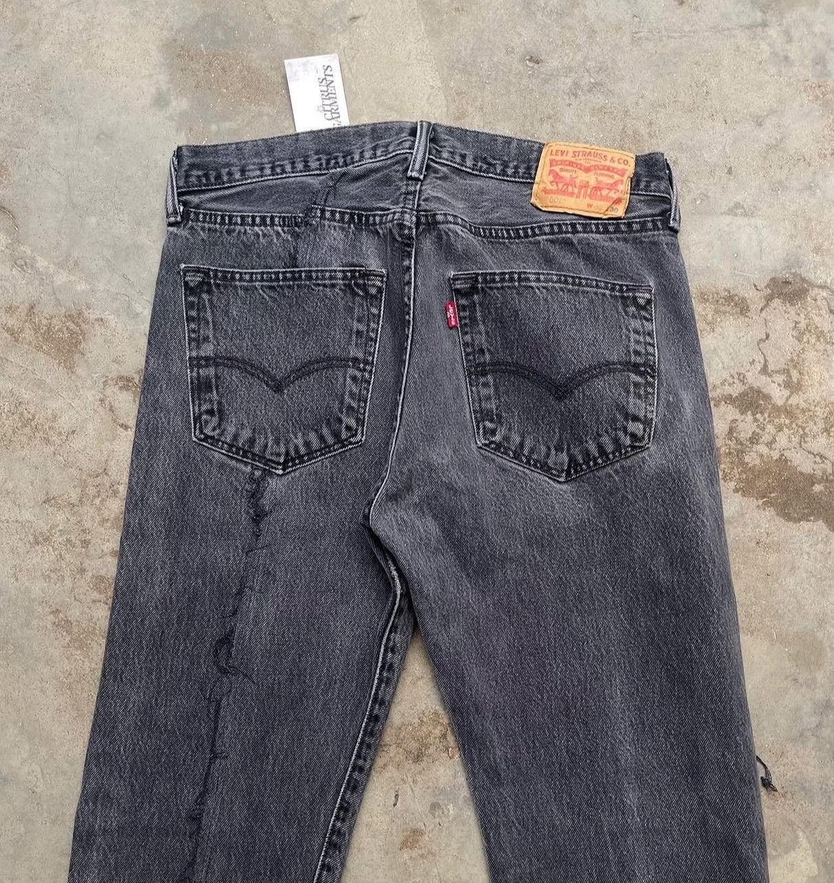 Vintage Vintage 2000s Levi's 501 Black Ripped Size US 32 / EU 48 - 4 Thumbnail