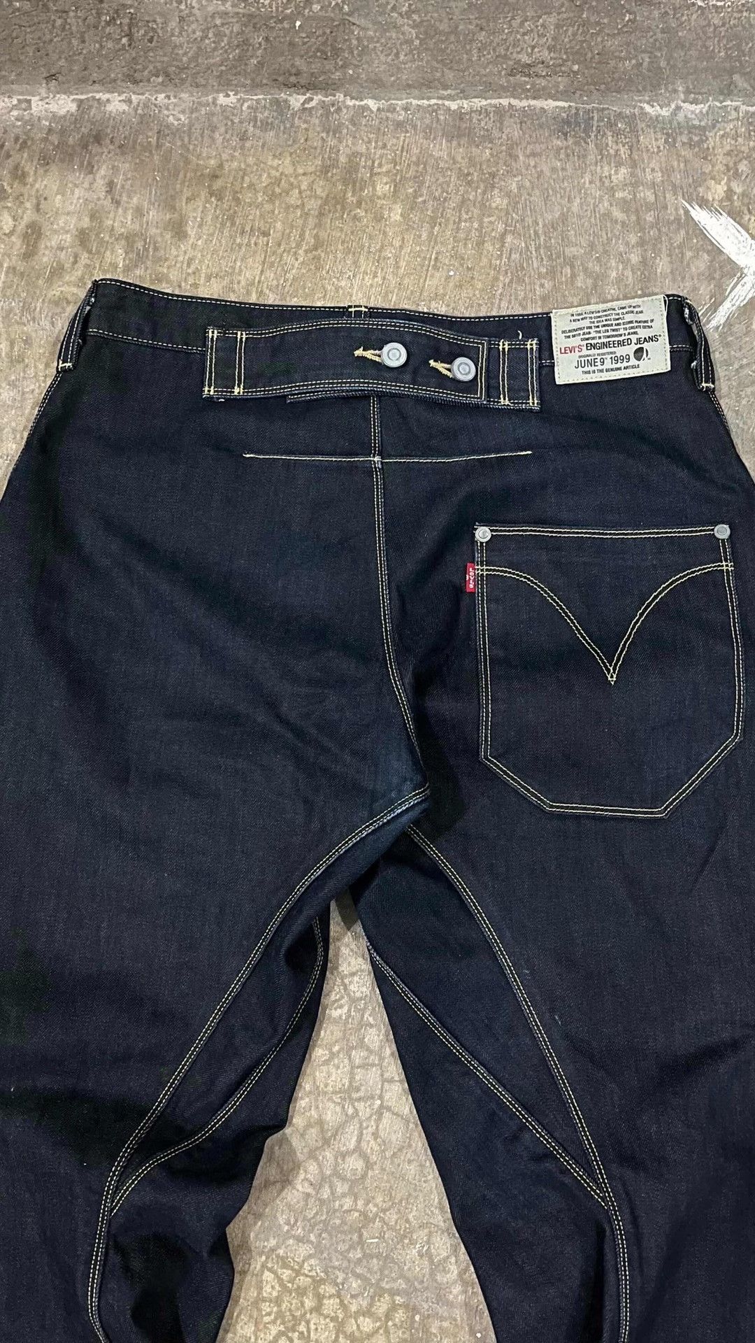 Levi's Vintage Levi's 2000s Engineered Cinch Back Jeans Size US 33 - 3 Thumbnail