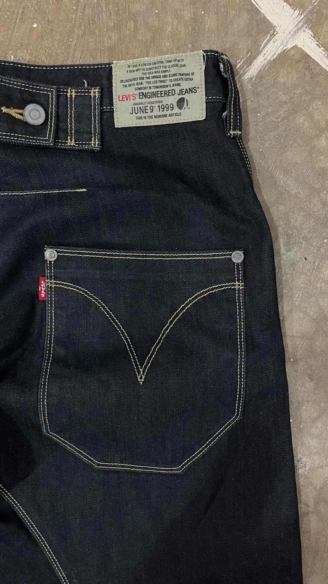 Levi's Vintage Levi's 2000s Engineered Cinch Back Jeans Size US 33 - 5 Thumbnail