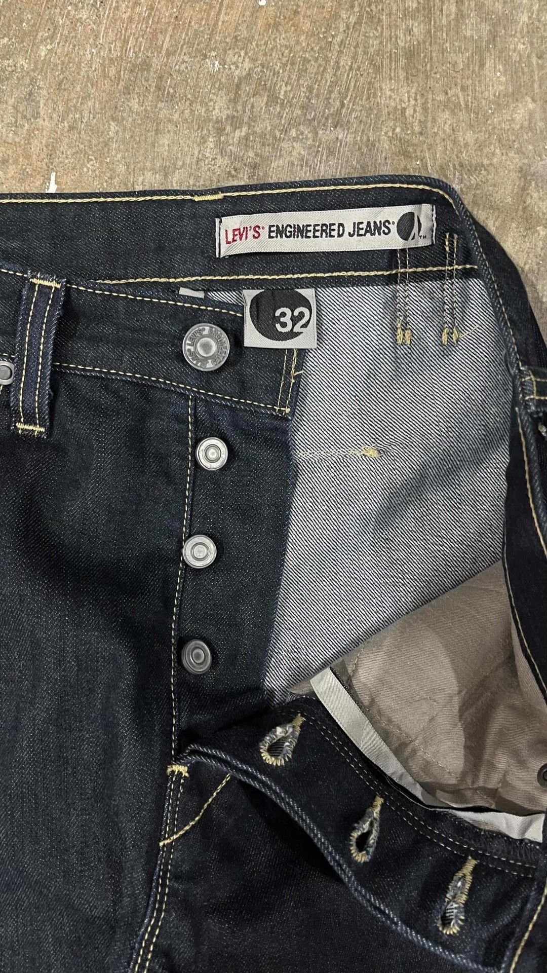 Levi's Vintage Levi's 2000s Engineered Cinch Back Jeans Size US 33 - 9 Thumbnail