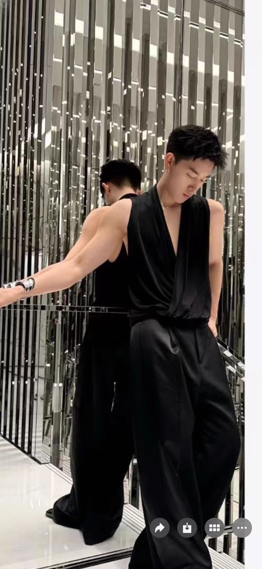 Saint Laurent Paris Satin Tie Vest in Black Size US S / EU 44-46 / 1 - 8 Thumbnail