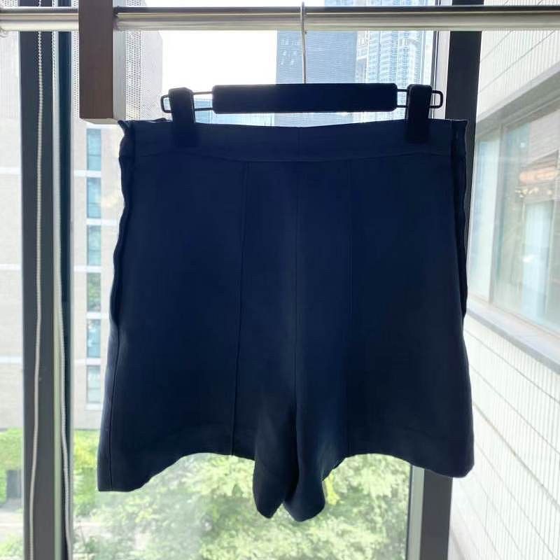 Dior Dior Wool Silk Button Detail Shorts Size 34 Size 25" / US 0 / IT 36 - 2 Thumbnail