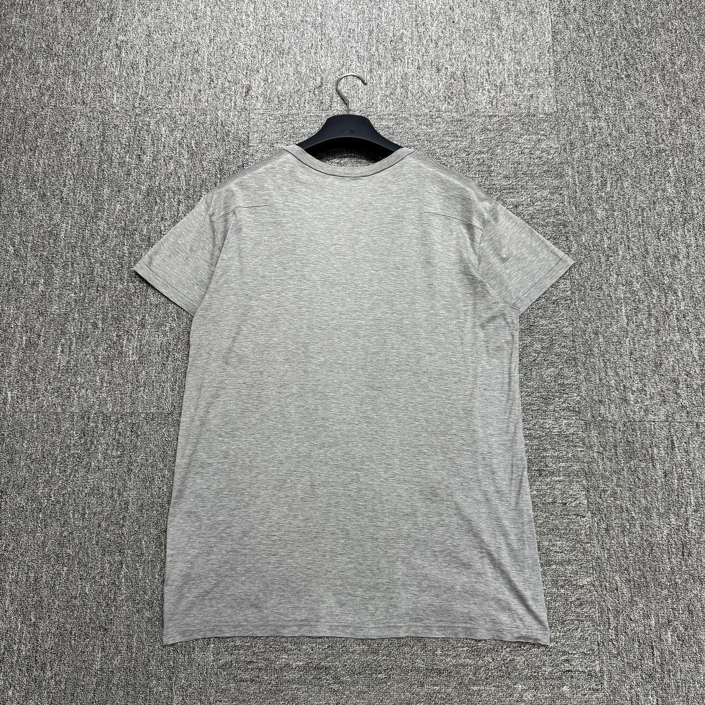 Dior Dior Bee Embroidery V-Neck T-Shirt Size M Size US M / EU 48-50 / 2 - 2 Thumbnail