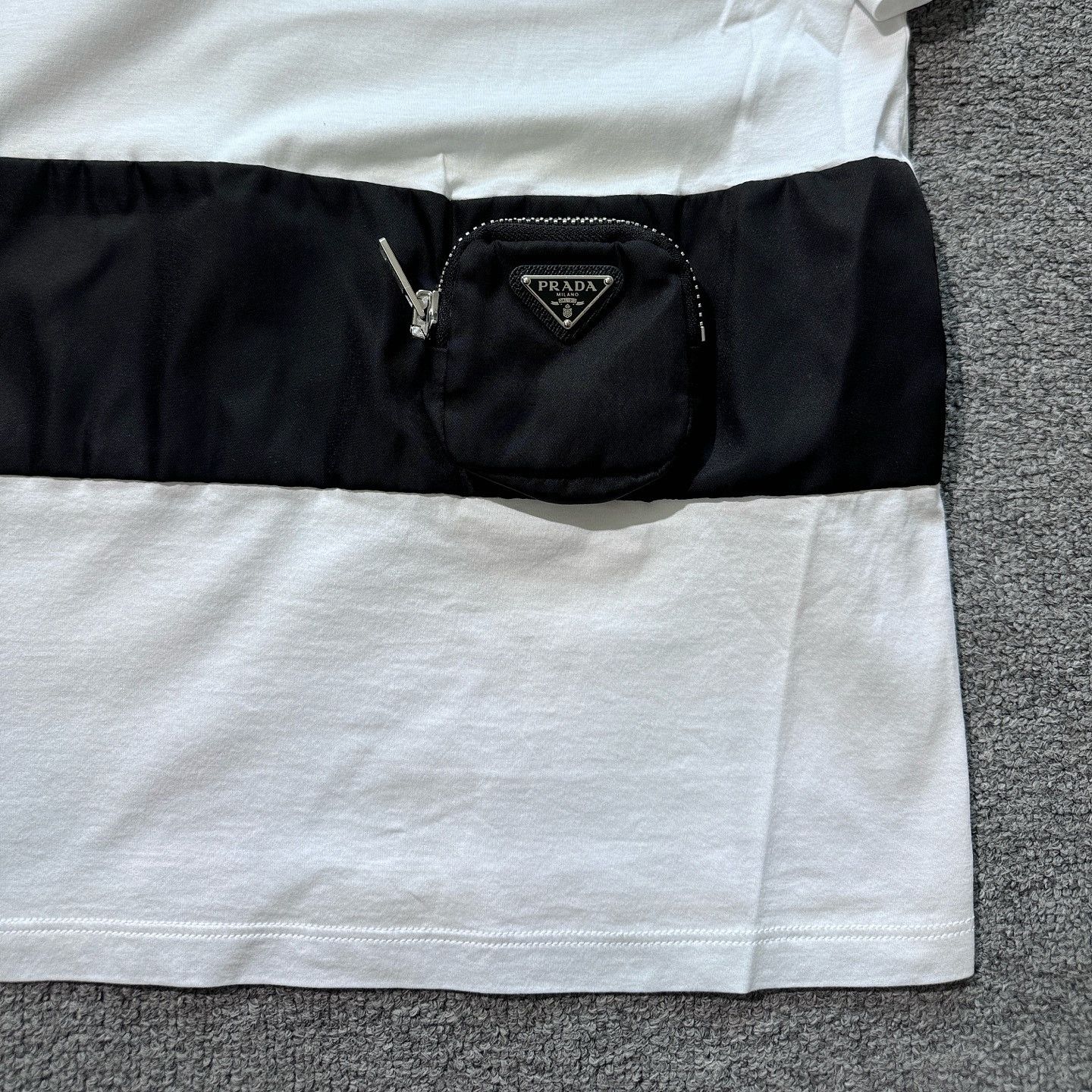 Prada Prada Logo Pocket Cotton T-Shirt Size M Size M / US 6-8 / IT 42-44 - 6 Thumbnail