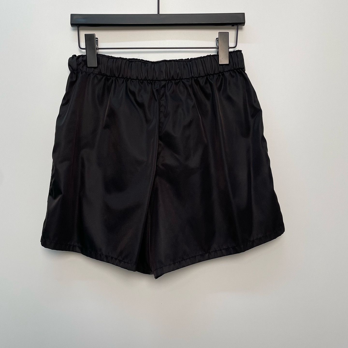Prada Prada Logo Re-Nylon Shorts Size 40 Size 27" / US 4 / IT 40 - 2 Thumbnail
