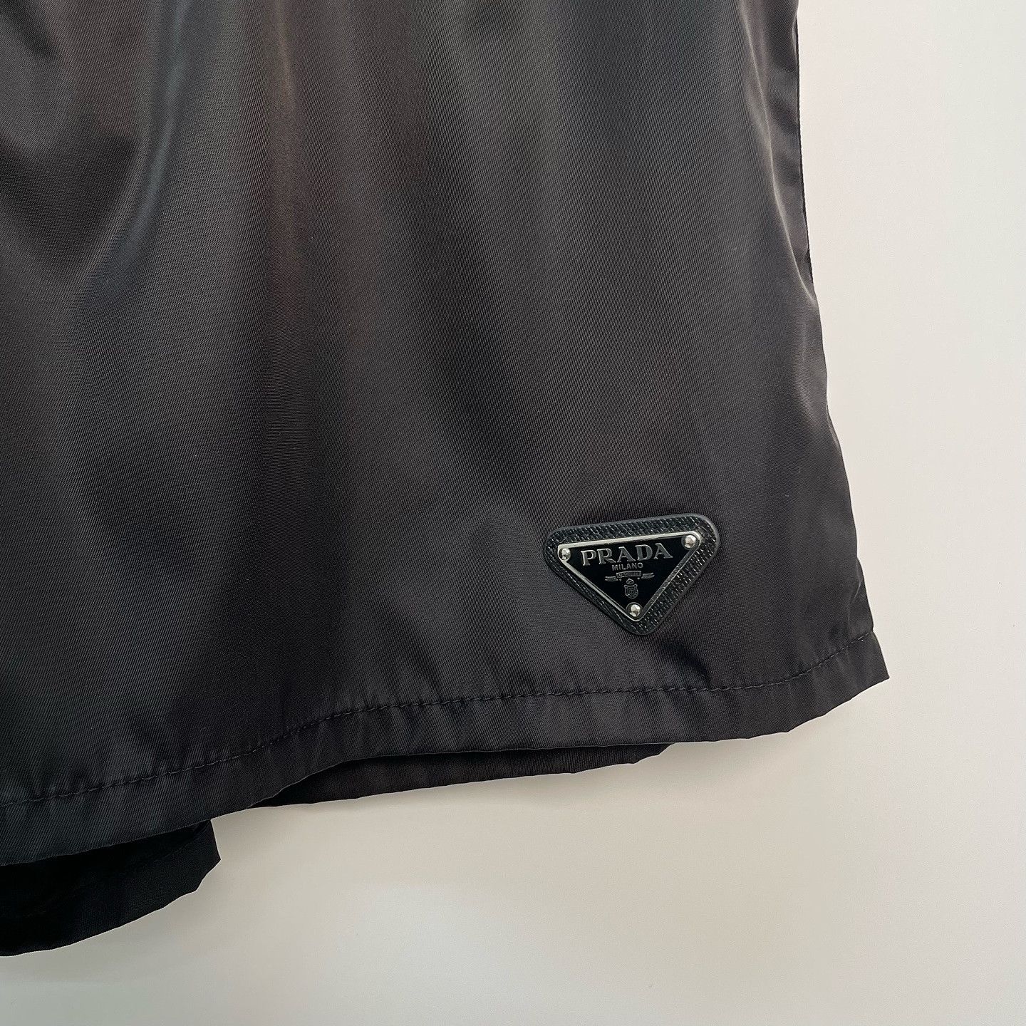Prada Prada Logo Re-Nylon Shorts Size 40 Size 27" / US 4 / IT 40 - 7 Thumbnail