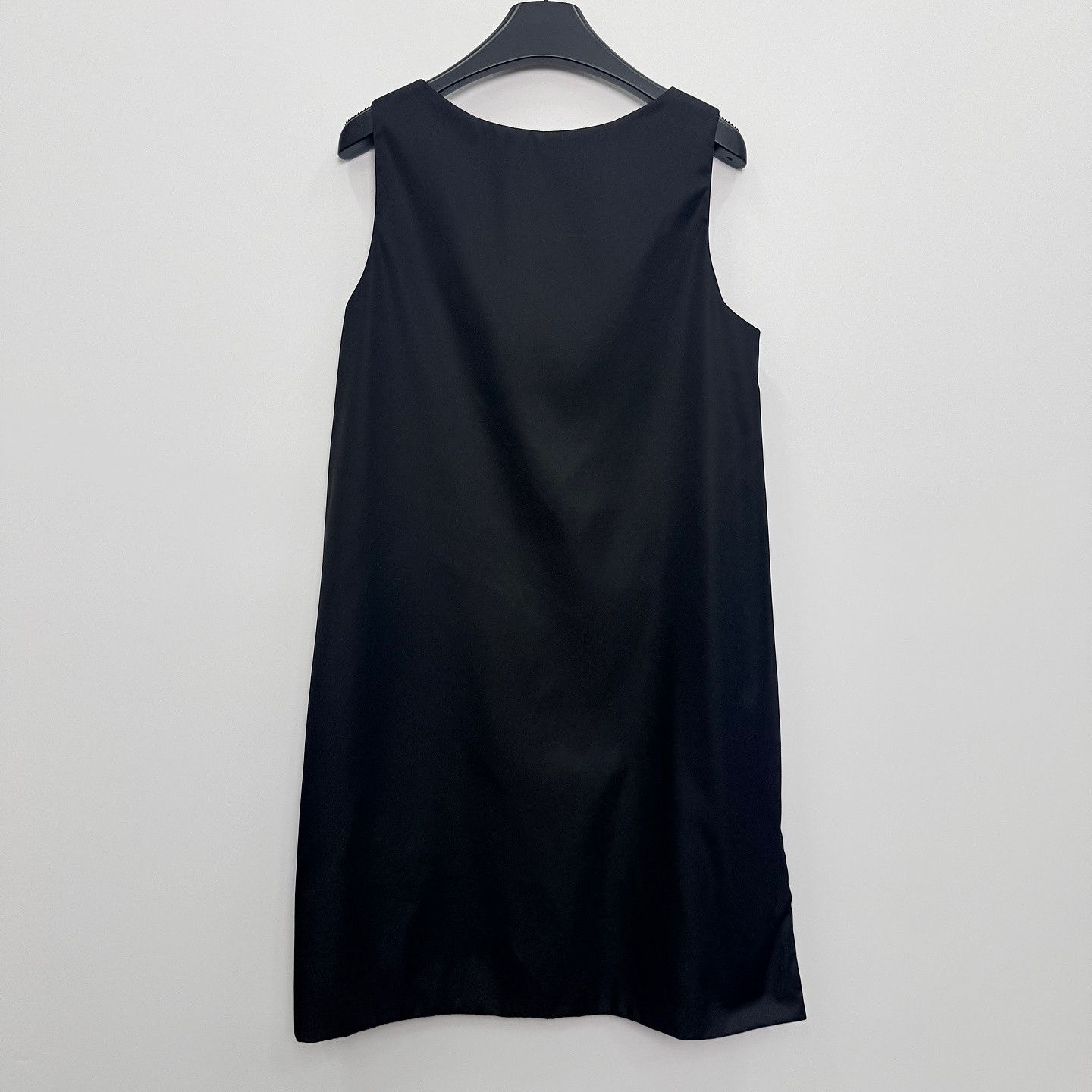 Prada Prada Enamel Logo Pocket Dress Size 42 Size M / US 6-8 / IT 42-44 - 2 Thumbnail