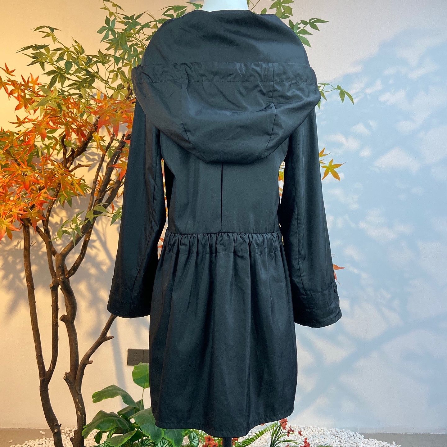 Prada Prada Logo Plate Hooded Coat Size XS Size XS / US 0-2 / IT 36-38 - 2 Thumbnail