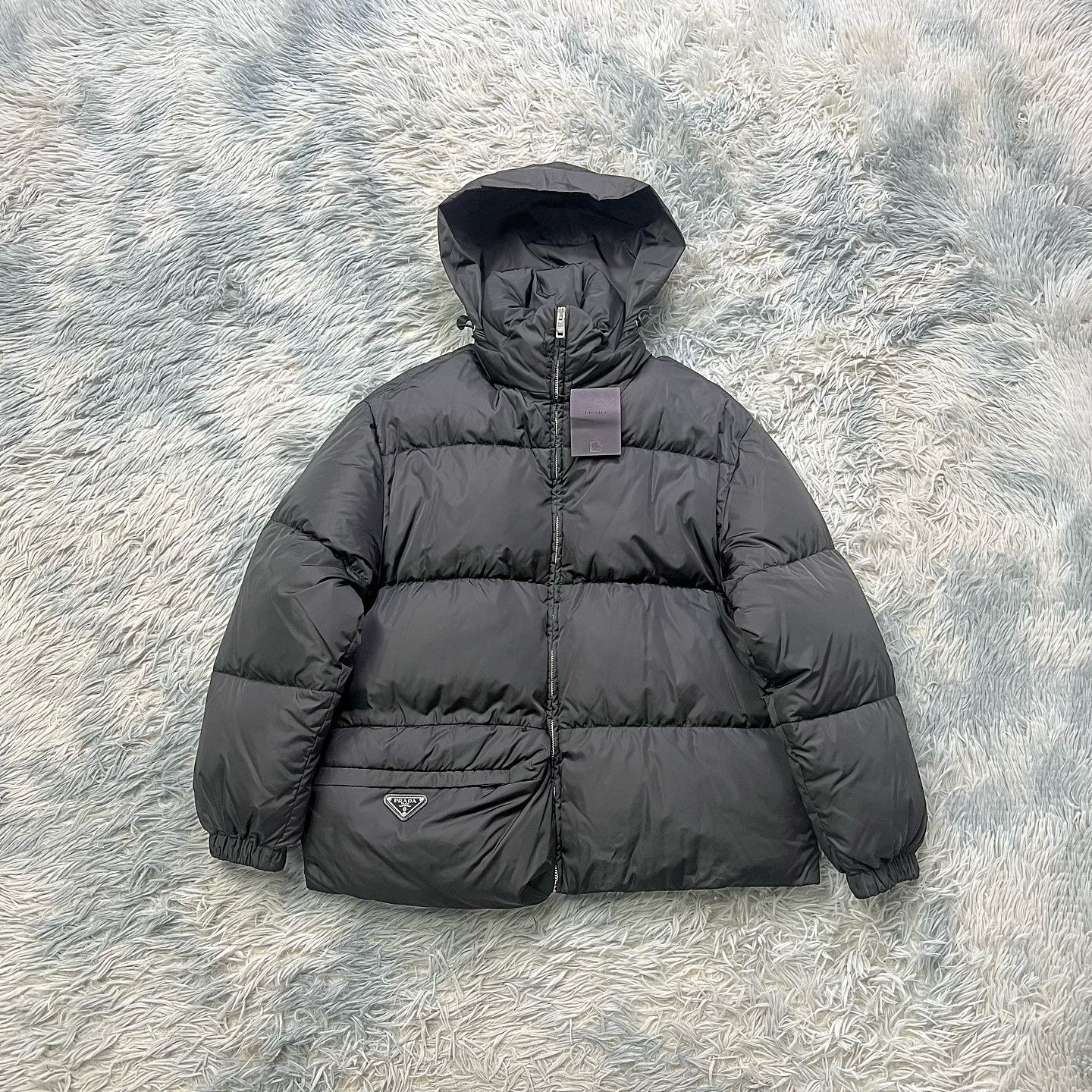 Prada Prada Re-Nylon Logo Puffer Jacket Size 36 Size XS / US 0-2 / IT 36-38 - 10 Thumbnail