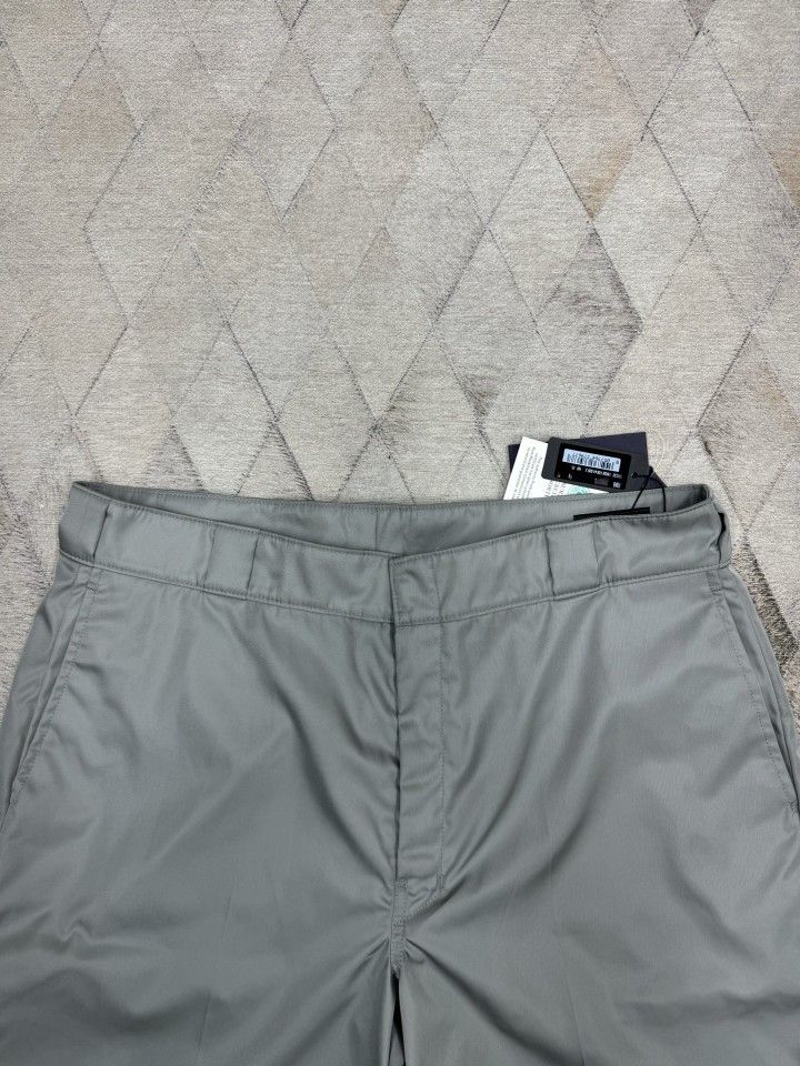 Prada Prada Re-Nylon Logo Bermuda Shorts Size 54 Size US 38 / EU 54 - 6 Thumbnail